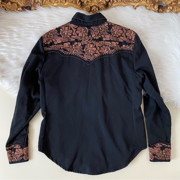Scully Floral Embroidered Western Shirt - Picture 4 of 13